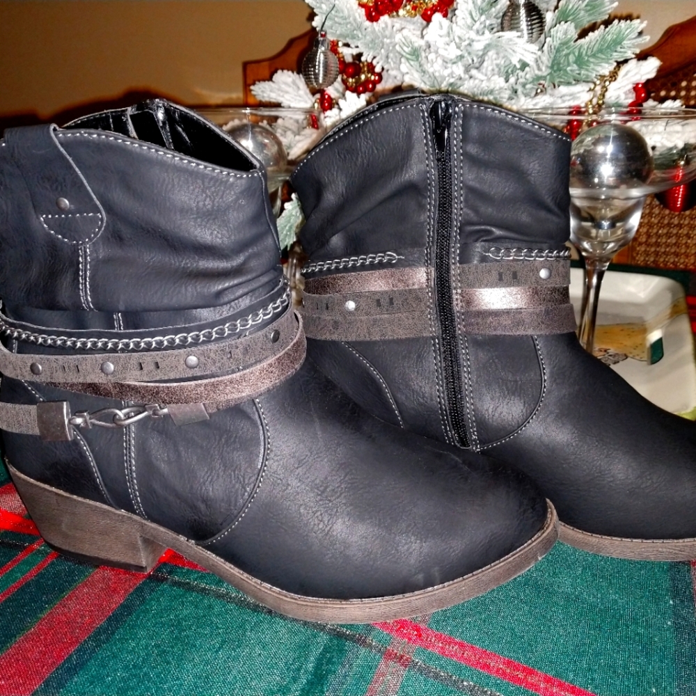 Women's size 10M